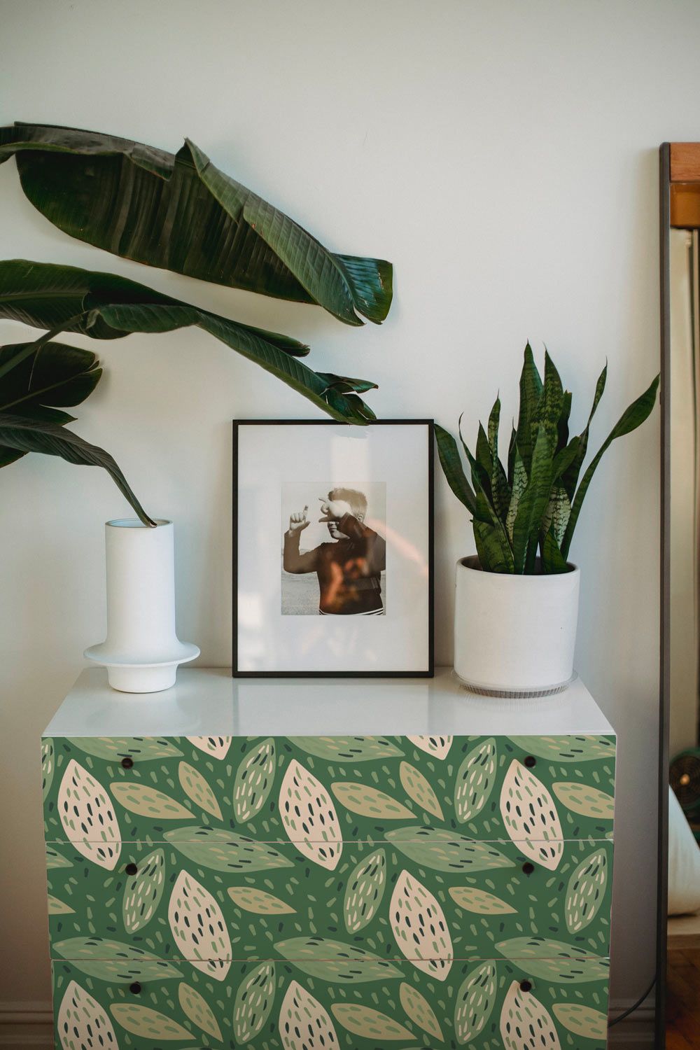 Hojas Tropicales sobre fondo verde - Vinilo para muebles - Imagen 4
